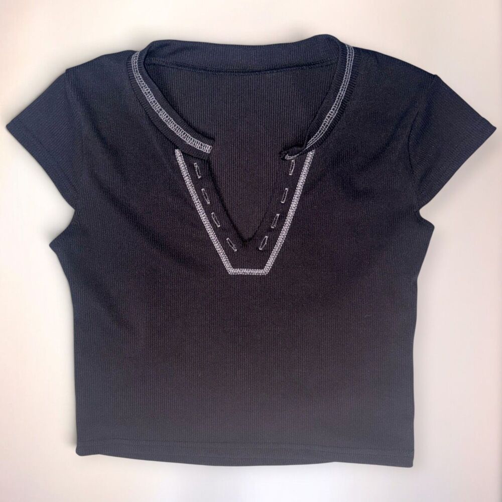 Women's Cropped Black Ribbed Top Medium Short Sleeve Contrast Stitch Detail
